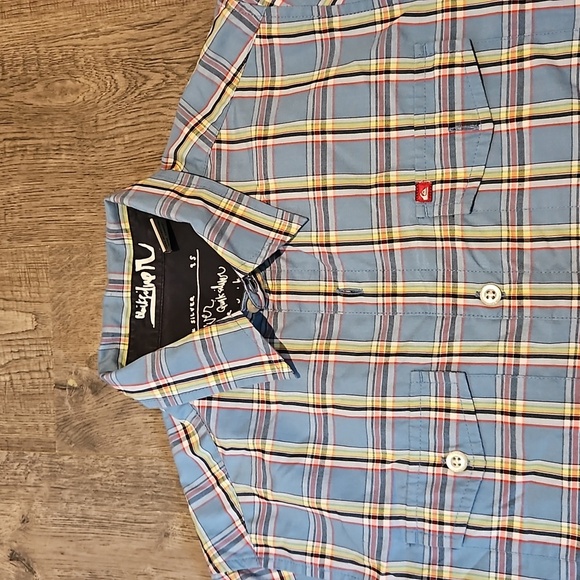 Quicksilver Boys Medium 12-14 Button Up - Picture 2 of 6